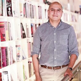 EN LA IMAGEN ASPECTOS GENERALES DE LA ENTREVISTA CON RAFAEL CABRERA. FOTO ALEJANDRA LEYVA EL UNIVERSAL 18 05 2017